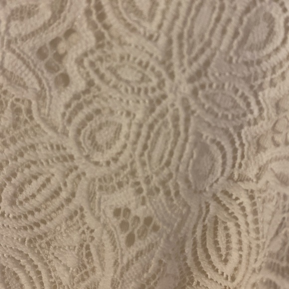 Ecru lace flutter sleeve blouse - Picture 7 of 7